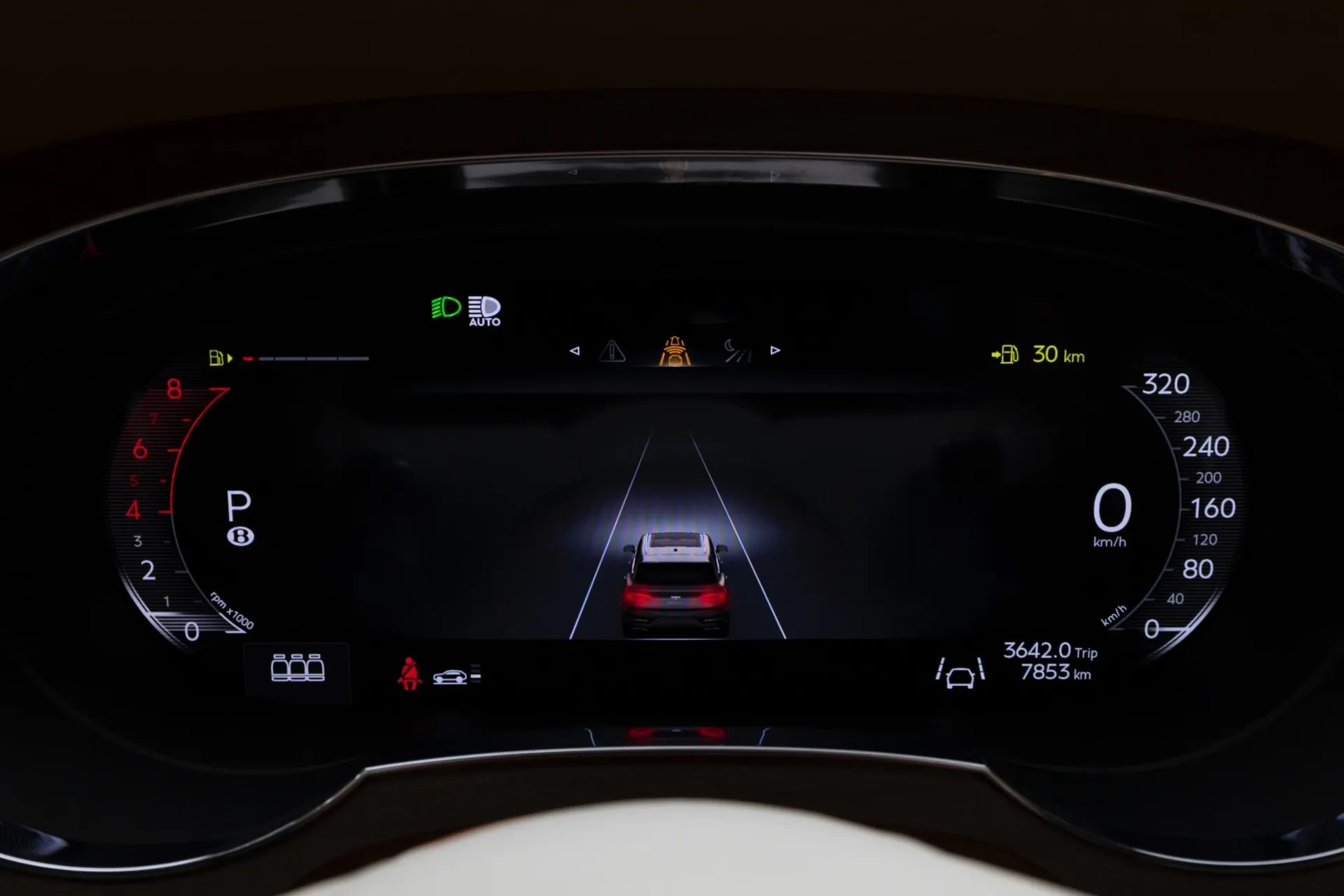 Оформить заказ на Bentley Bentayga 4.0 V8 EWB Azure 2024 4.0 л 550 л.с Бензин, коробка: Автомат, привод: Полный привод, доставка по России, салон в Москве