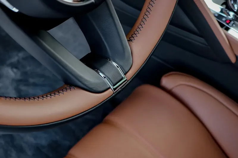 Bentley Bentayga EWB Azure 2025, серый, фото 25