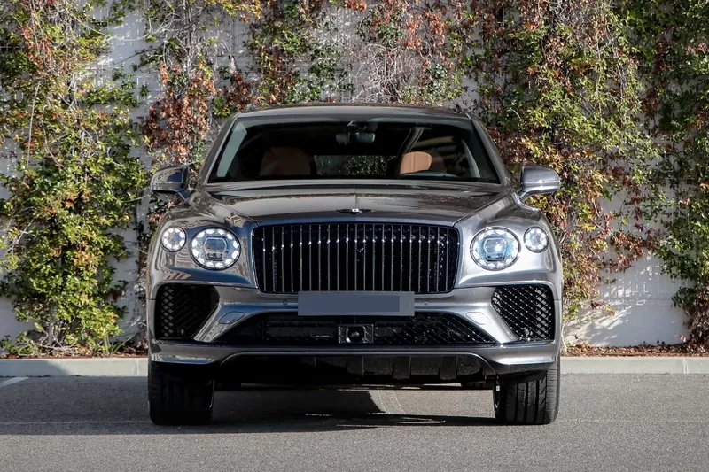 Bentley Bentayga EWB Azure V8 2025 4.0 л 551 л.с Бензин, новый авто, Полный привод, Автомат, цвет Серый, страна-производитель — Великобритания Bentayga EWB Azure - фото 2