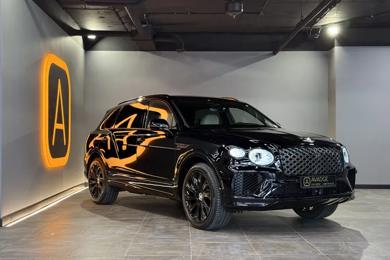 Заказать Bentley Bentayga EWB Mulliner 2024 4.0 л 550 л.с Бензин с пробегом 17 км, Автомат, Полный привод, цвет Чёрный, поставка из Великобритания, доставка по РФ Bentayga EWB Mulliner - фото 3