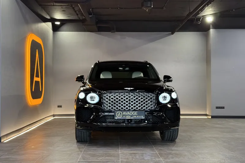 Bentley Bentayga EWB Mulliner 2024 4.0 л 550 л.с Бензин, новый авто, Полный привод, Автомат, цвет Чёрный, страна-производитель — Великобритания Bentayga EWB Mulliner - фото 2