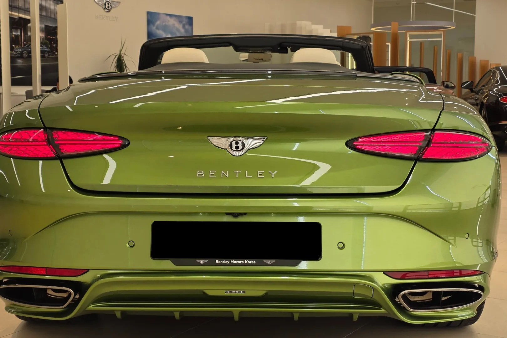 Новый Bentley Continental GT GTC Speed 2025 4.0 л 782 л.с Бензин: Полный привод, Зелёный, коробка — Автомат, привезён из Великобритания, доставка по регионам