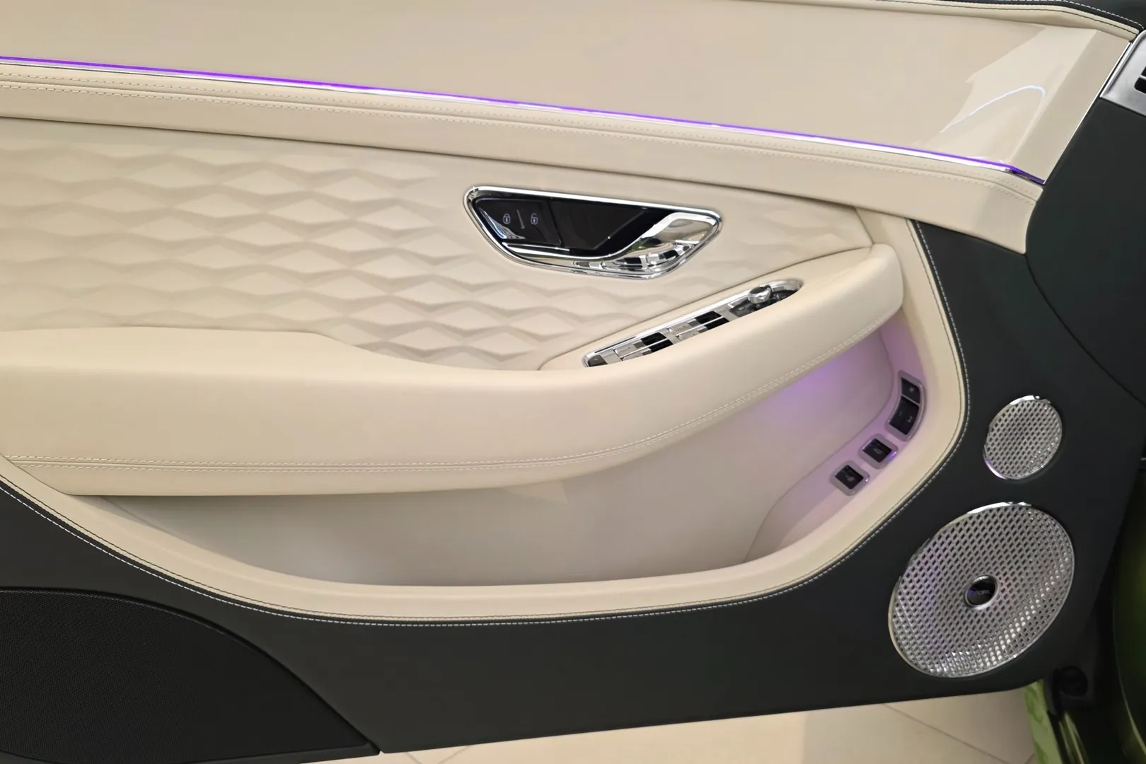 Официальная поставка Bentley Continental GT GTC Speed 2025 4.0 л 782 л.с Бензин, Зелёный, Автомат, Полный привод, привезён из Великобритания