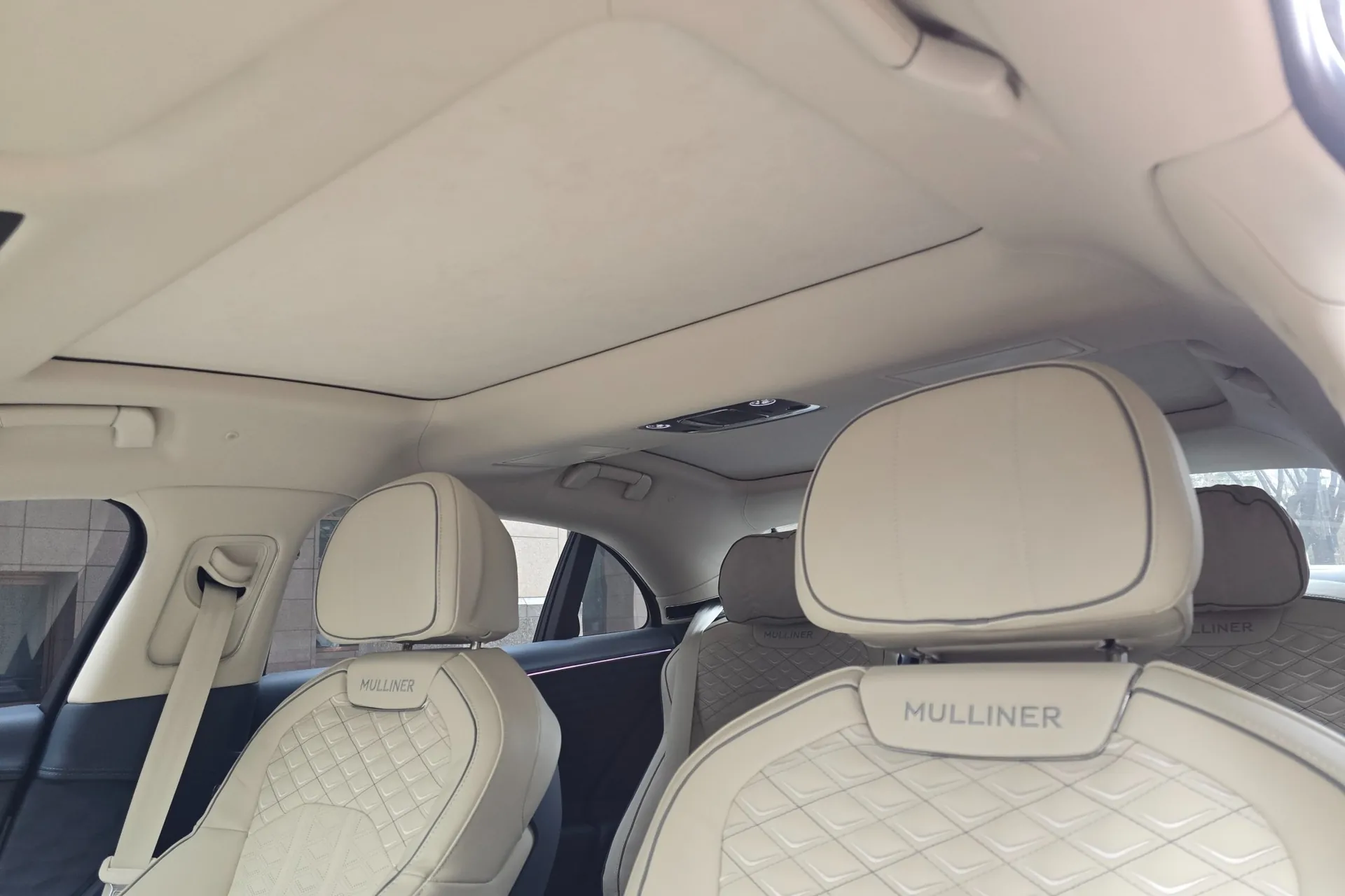 Надёжный Bentley Flying Spur 4.0 Mulliner 2025 4.0 л 550 л.с Бензин с двигателем 4,0 л, Серый, пробег 1 700 км, Автомат, поставка из Великобритания