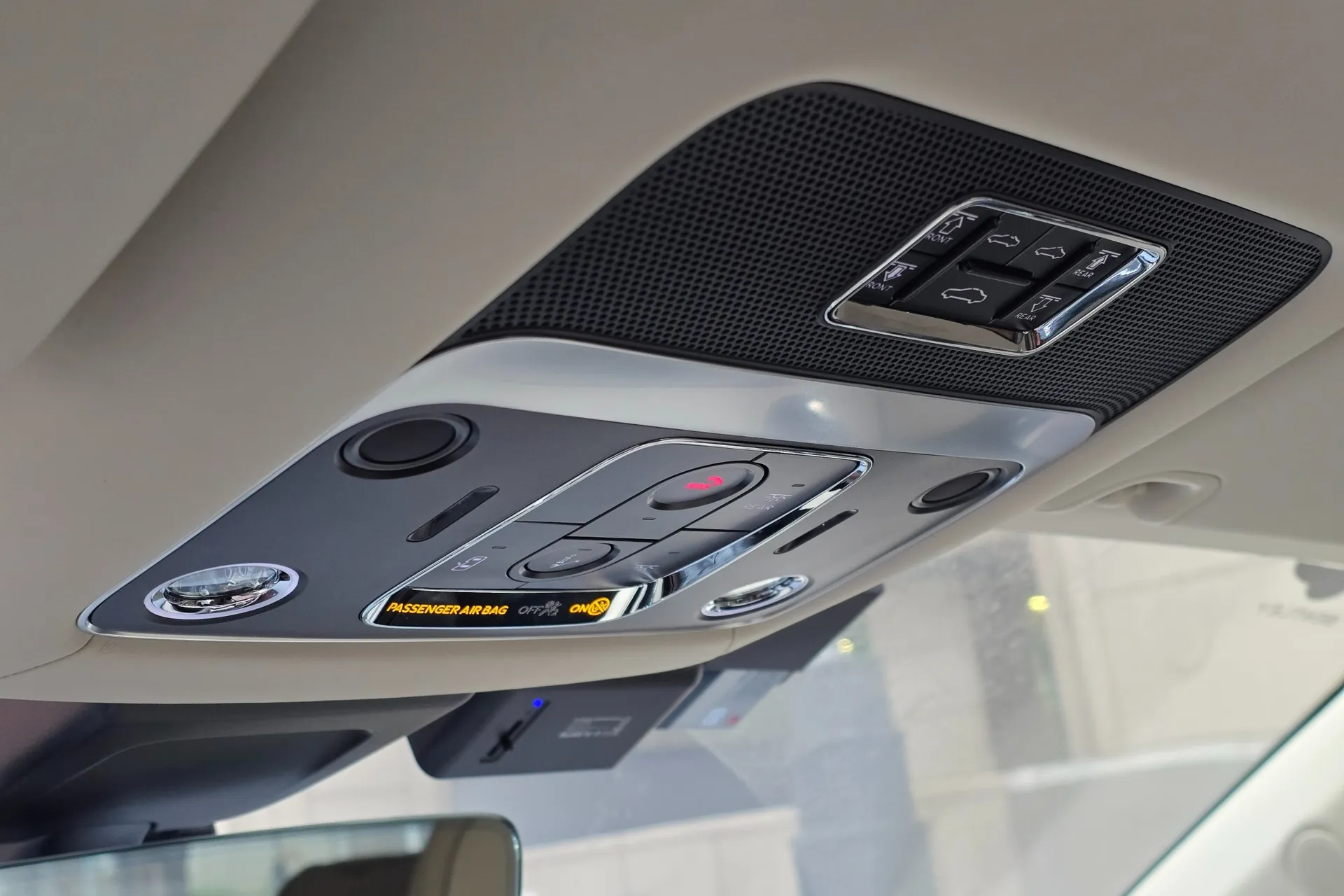 Оформить заказ на Bentley Flying Spur 4.0 Mulliner 2025 4.0 л 550 л.с Бензин, коробка: Автомат, привод: Полный привод, доставка по России, салон в Москве