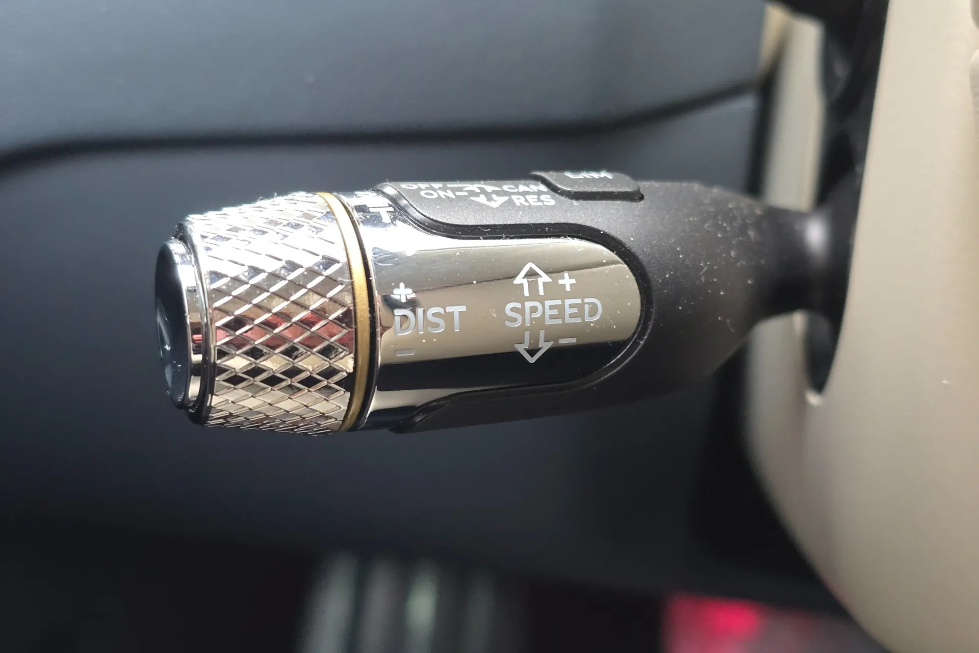 Купить Bentley Flying Spur 4.0 Mulliner 2025 4.0 л 550 л.с Бензин с минимальным пробегом 1 700 км, Серый, доставим из Великобритания в любой город РФ