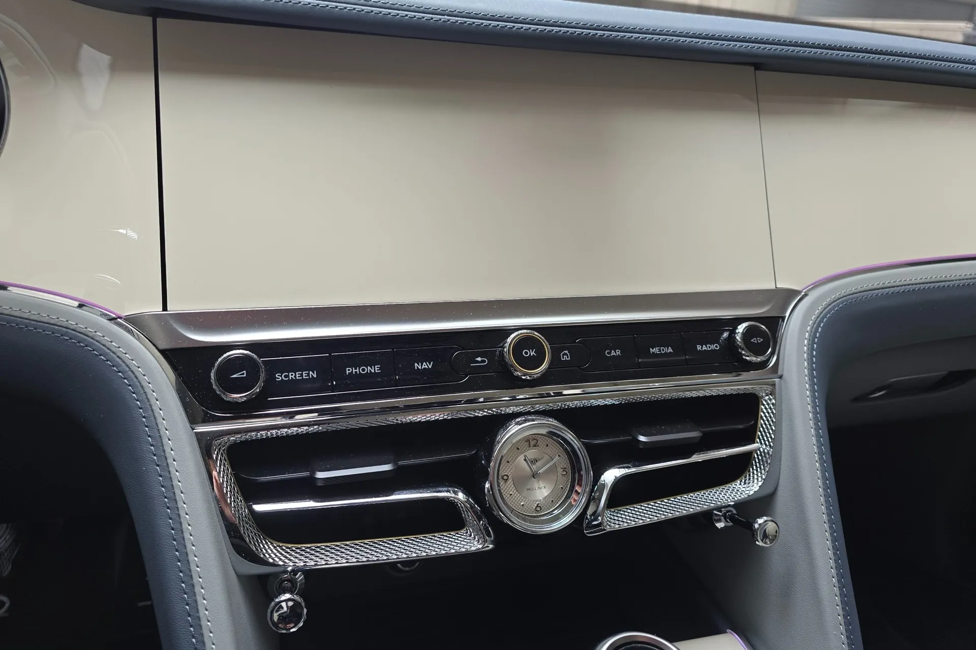 Новый Bentley Flying Spur 4.0 Mulliner 2025 4.0 л 550 л.с Бензин в кузове Серый, коробка — Автомат, привод — Полный привод, страна производства — Великобритания