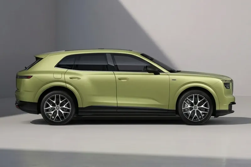 Заказать Bentley Torcal First Edition 2027 0.0 л 821 л.с Электричество с пробегом 0 км, Автомат, Полный привод, цвет Золотой, поставка из Германия, доставка по РФ Torcal First Edition - фото 3