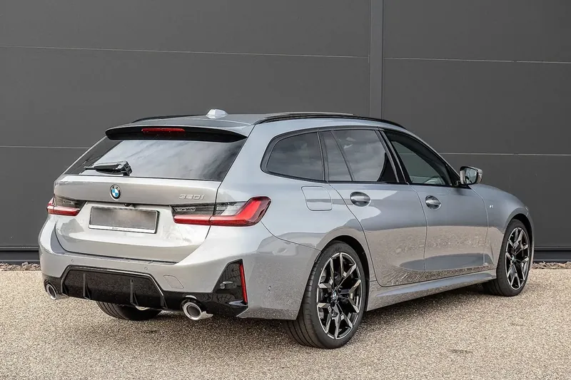 BMW 3 Series 320i Touring 2026 2.0 л 184 л.с Бензин, новый авто, Задний привод, Автомат, цвет Серый, страна-производитель — Германия 3 Series 320i Touring - фото 2