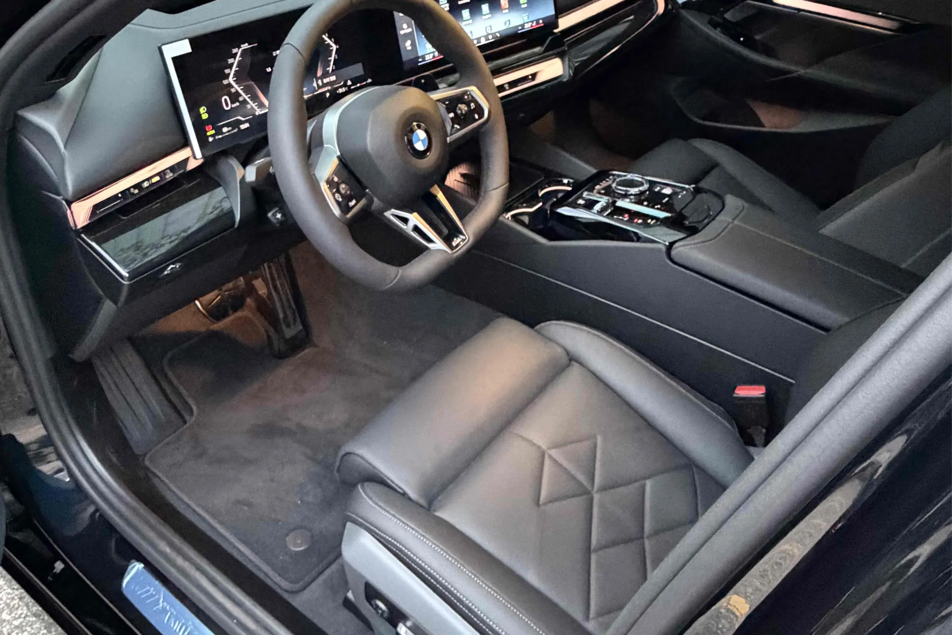 BMW 5 Series 530i xDrive M Sport 2026 2.0 л 255 л.с Бензин, коробка Автомат, привод Полный привод, автомобиль из Корея, доставка по России, фото 7