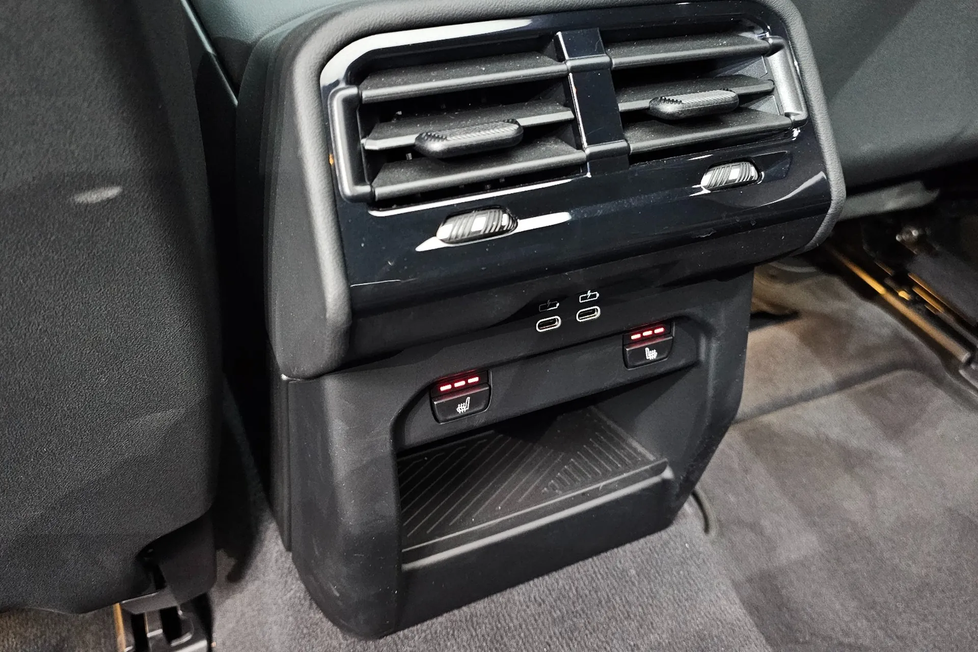 Доставка по РФ: BMW 520i M Sport 2025 2.0 л 190 л.с Бензин, Белый, пробег 7 137 км, Задний привод, Автомат, осмотр возможен в Москве