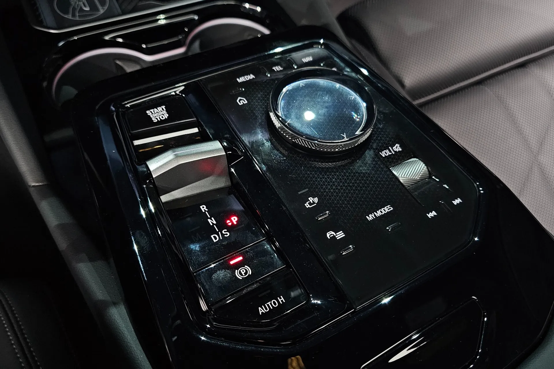 Надёжный BMW 520i M Sport 2025 2.0 л 190 л.с Бензин с двигателем 2,0 л, Белый, пробег 7 137 км, Автомат, поставка из Германия