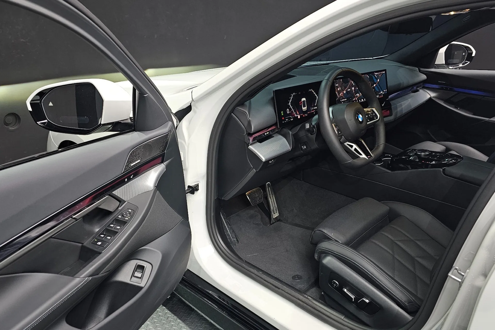 Заказать BMW 520i M Sport 2025 2.0 л 190 л.с Бензин, Белый, Задний привод, Автомат — поставка из Германия, доставка по России и СНГ