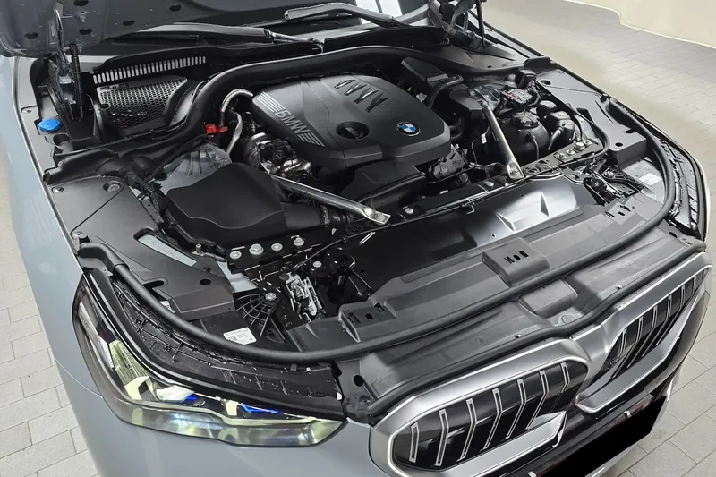 BMW 523d xDrive M Sportpaket 2025 2.0 л 197 л.с Дизель, пробег 4 735 км, Серый цвет, коробка Автомат, привод Полный привод, авто из Корея, фото 15