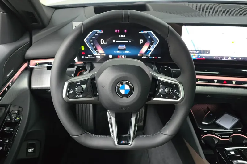 BMW 523d xDrive M Sportpaket 2025 2.0 л 197 л.с Дизель, пробег 4 735 км, цвет кузова Серый, тип трансмиссии Автомат, привод Полный привод, из Корея, фото 18