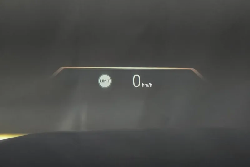 BMW 5 Series 523d xDrive M Sportpaket 2025, серый, фото 22