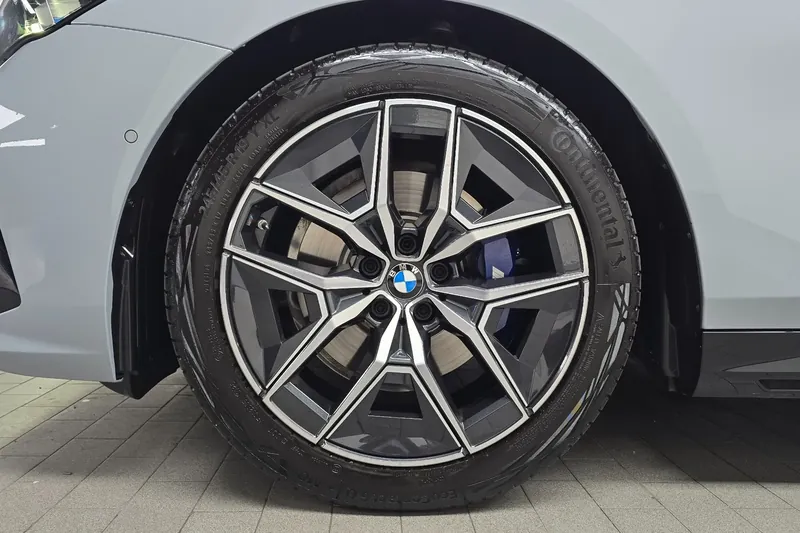 BMW 523d xDrive M Sportpaket 2025 2.0 л 197 л.с Дизель, пробег 4 735 км, Серый, Полный привод, Автомат, авто из Корея, доставка по РФ, фото 11