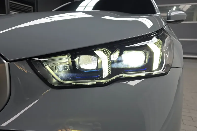 Купить BMW 523d xDrive M Sportpaket 2025 2.0 л 197 л.с Дизель с минимальным пробегом 4 735 км, Серый, доставим из Корея в любой город РФ, фото 13