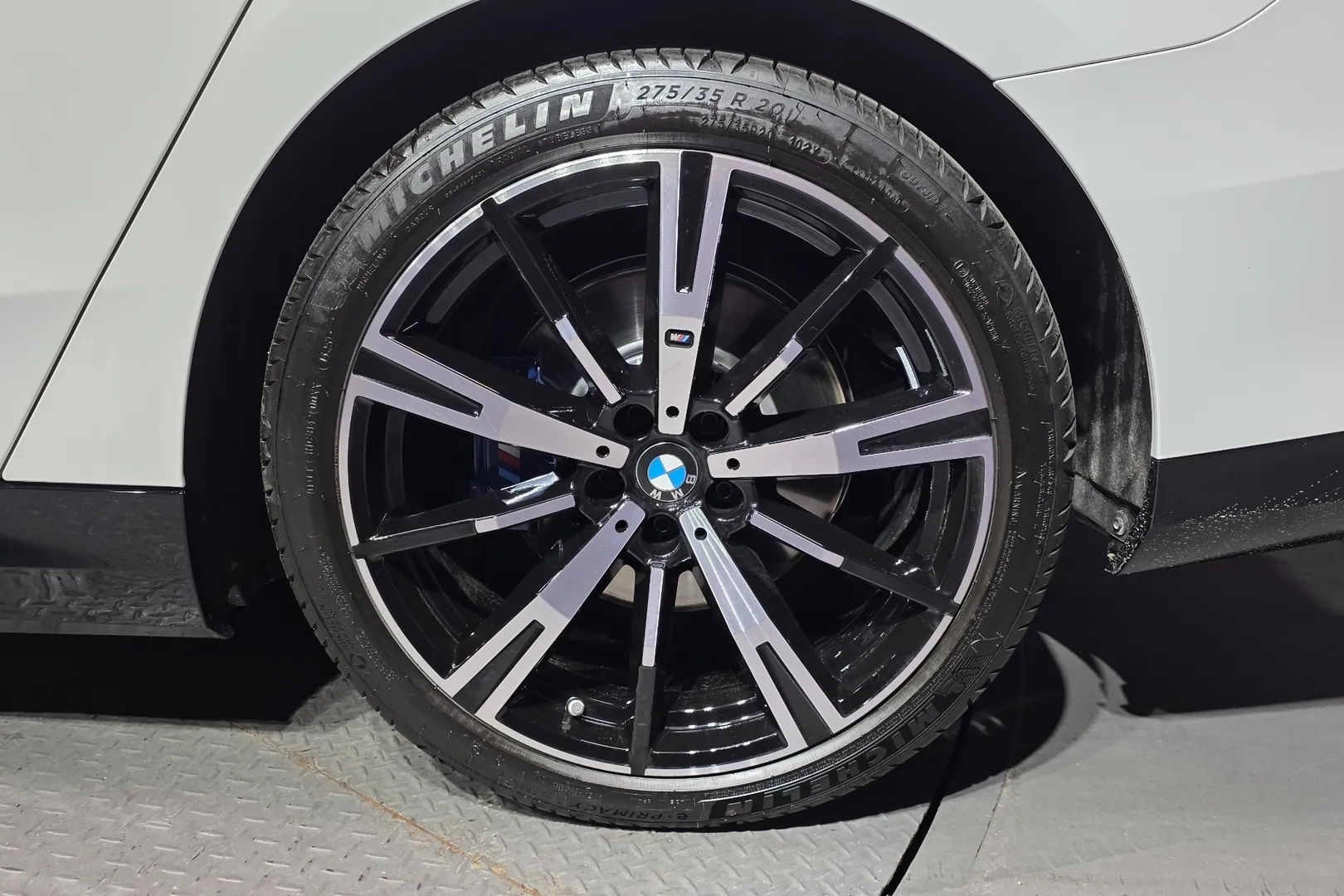 BMW 530e M Sport 2025 2.0 л 299 л.с Гибрид, пробег 537 км, цвет кузова Белый, тип трансмиссии Автомат, привод Задний привод, из Германия