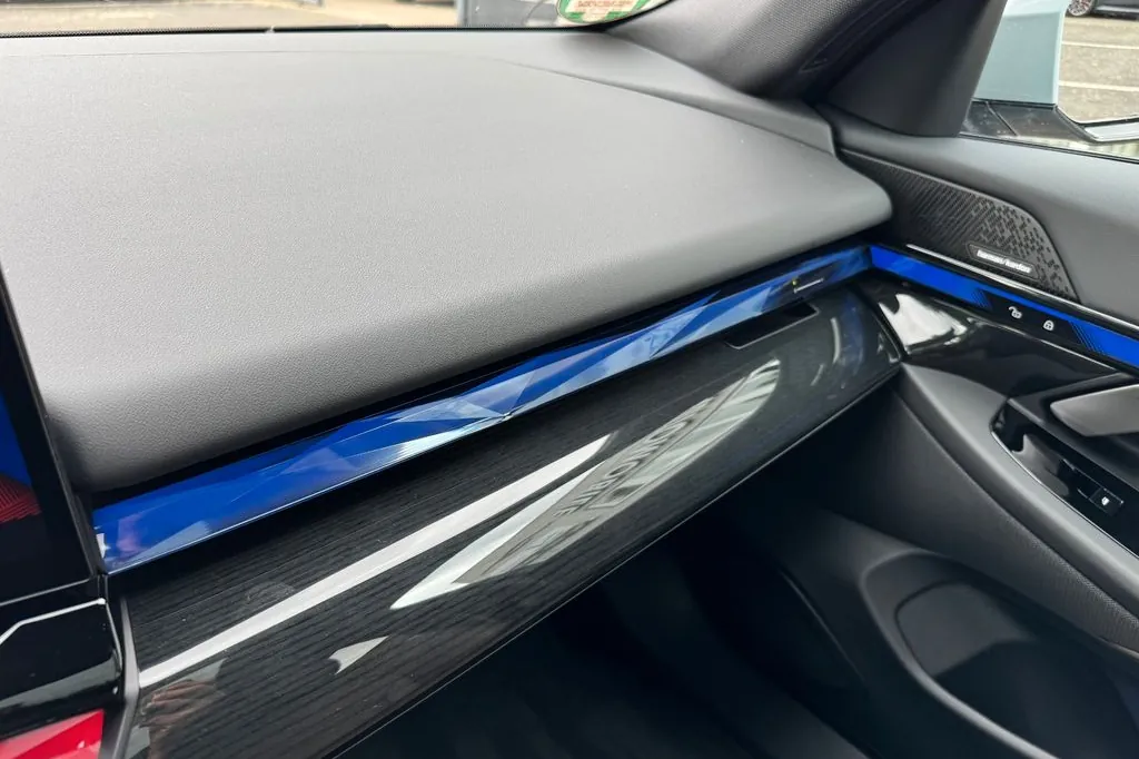 Официальная поставка BMW 530e M 2025 2.0 л 295 л.с Гибрид, Серый, Автомат, Задний привод, привезён из Германия