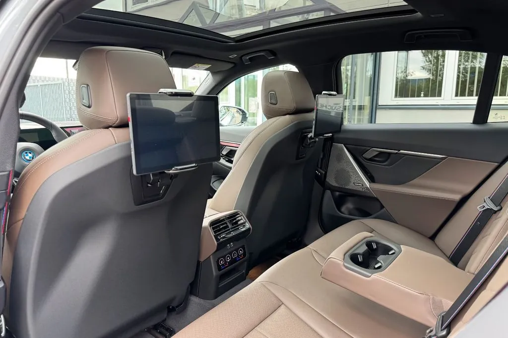 Доставка по РФ: BMW 530e M 2025 2.0 л 295 л.с Гибрид, Серый, пробег 4 103 км, Задний привод, Автомат, осмотр возможен в Москве