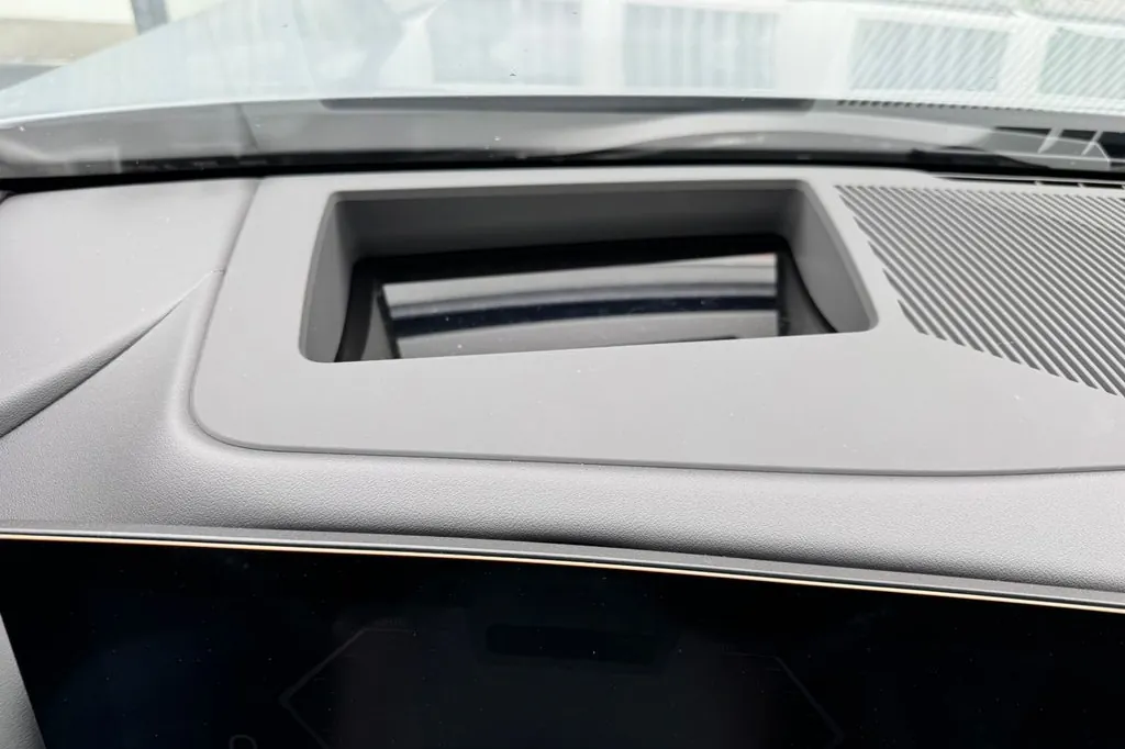 Купить BMW 530e M 2025 2.0 л 295 л.с Гибрид с доставкой: пробег 4 103 км, Серый, Автомат, Задний привод, поставка из Германия