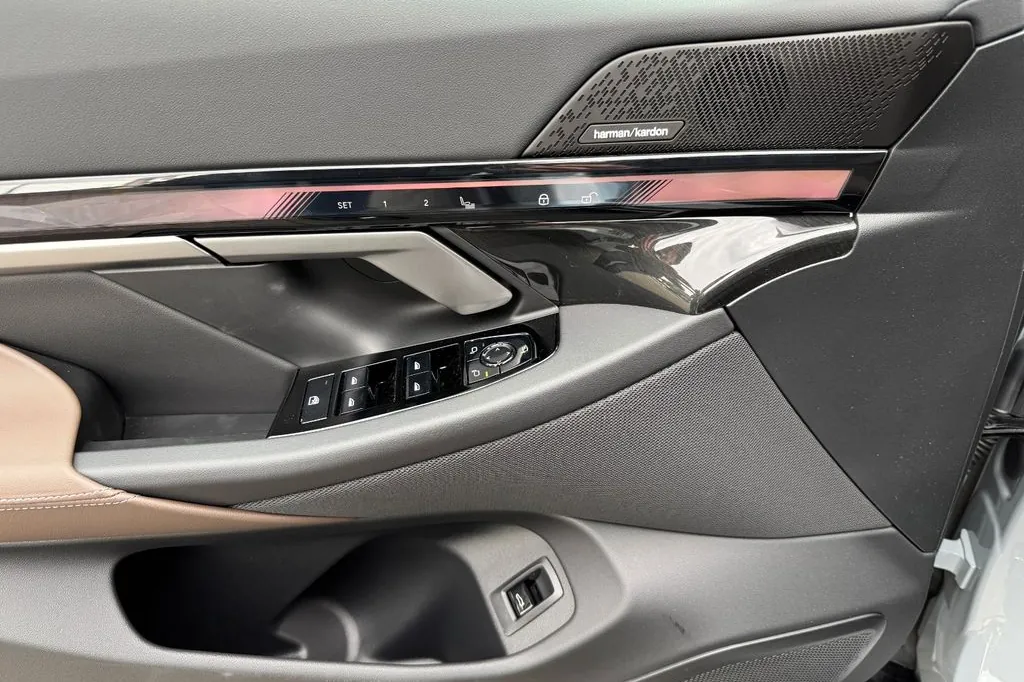 BMW 530e M 2025 2.0 л 295 л.с Гибрид, коробка Автомат, привод Задний привод, автомобиль из Германия, доставка по России