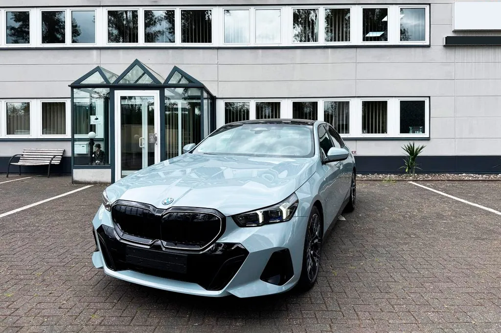 Фото для bmw 530e M