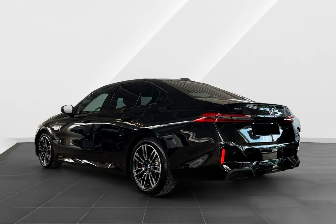 Купить BMW 540d xDrive L 2025 3.0 л 340 л.с Дизель, Белый, Автомат, Полный привод — авто из Германия, с доставкой по всей России