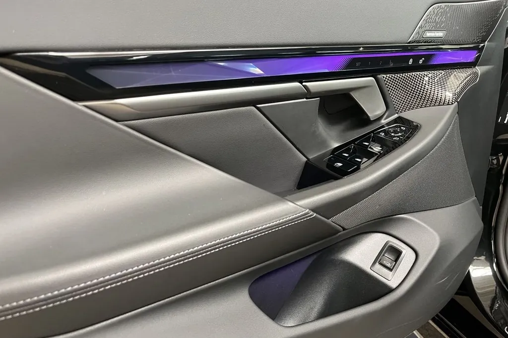 BMW 540d xDrive L 2025 3.0 л 340 л.с Дизель, коробка Автомат, привод Полный привод, автомобиль из Германия, доставка по России