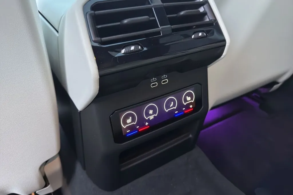 Купить BMW 540d xDrive M 2025 3.0 л 299 л.с Дизель с доставкой: пробег 6 000 км, Серый, Автомат, Полный привод, поставка из Германия