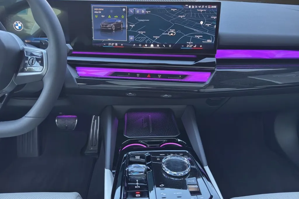 Купить BMW 540d xDrive M 2025 3.0 л 299 л.с Дизель с минимальным пробегом 6 000 км, Серый, доставим из Германия в любой город РФ