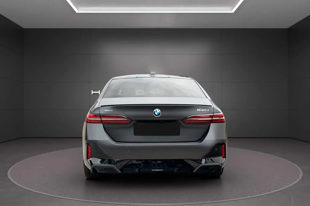 BMW 540d xDrive M 2025 3.0 л 299 л.с Дизель в продаже: Серый, Автомат, Полный привод, страна-производитель — Германия, доставка по РФ