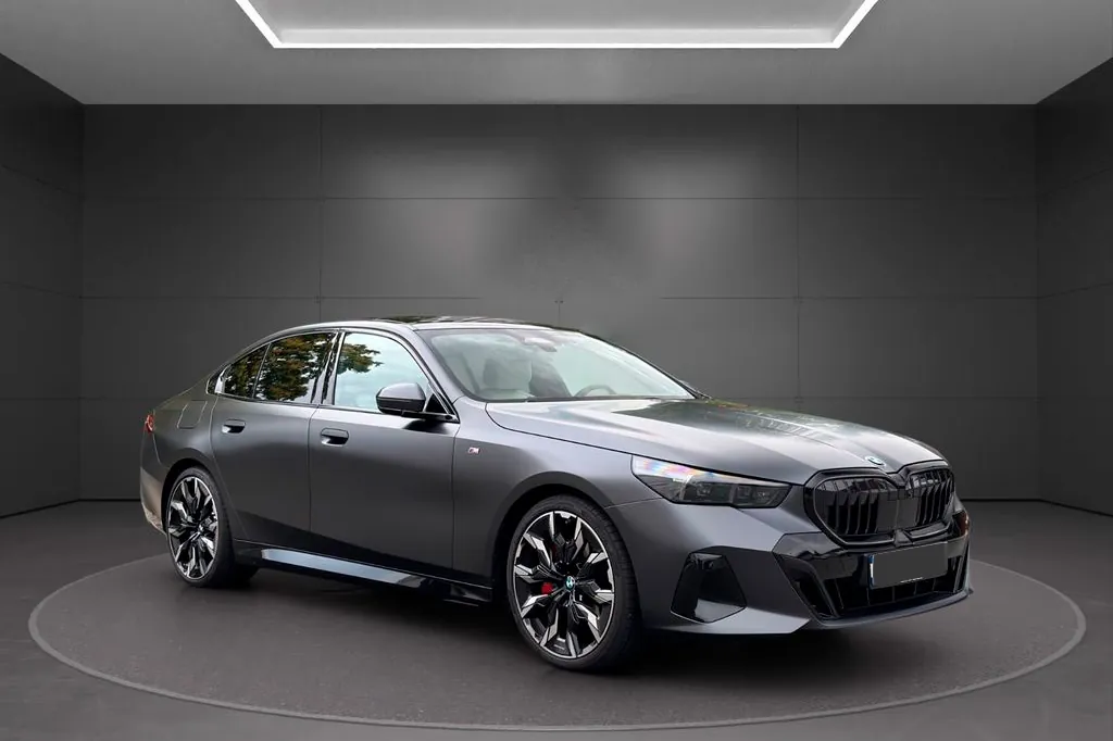 BMW 540d xDrive M 2025 3.0 л 299 л.с Дизель, новый авто, Полный привод, Автомат, цвет Серый, страна-производитель — Германия