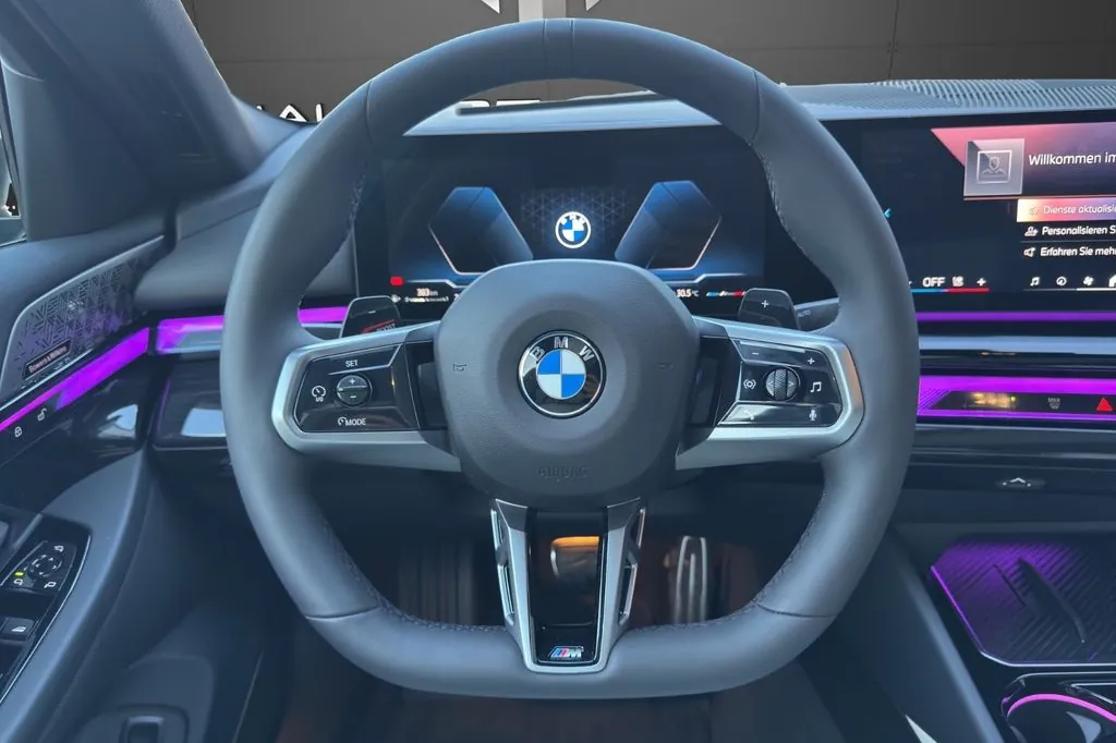 Новый BMW 540d xDrive M 2025 3.0 л 299 л.с Дизель в кузове Серый, коробка — Автомат, привод — Полный привод, страна производства — Германия