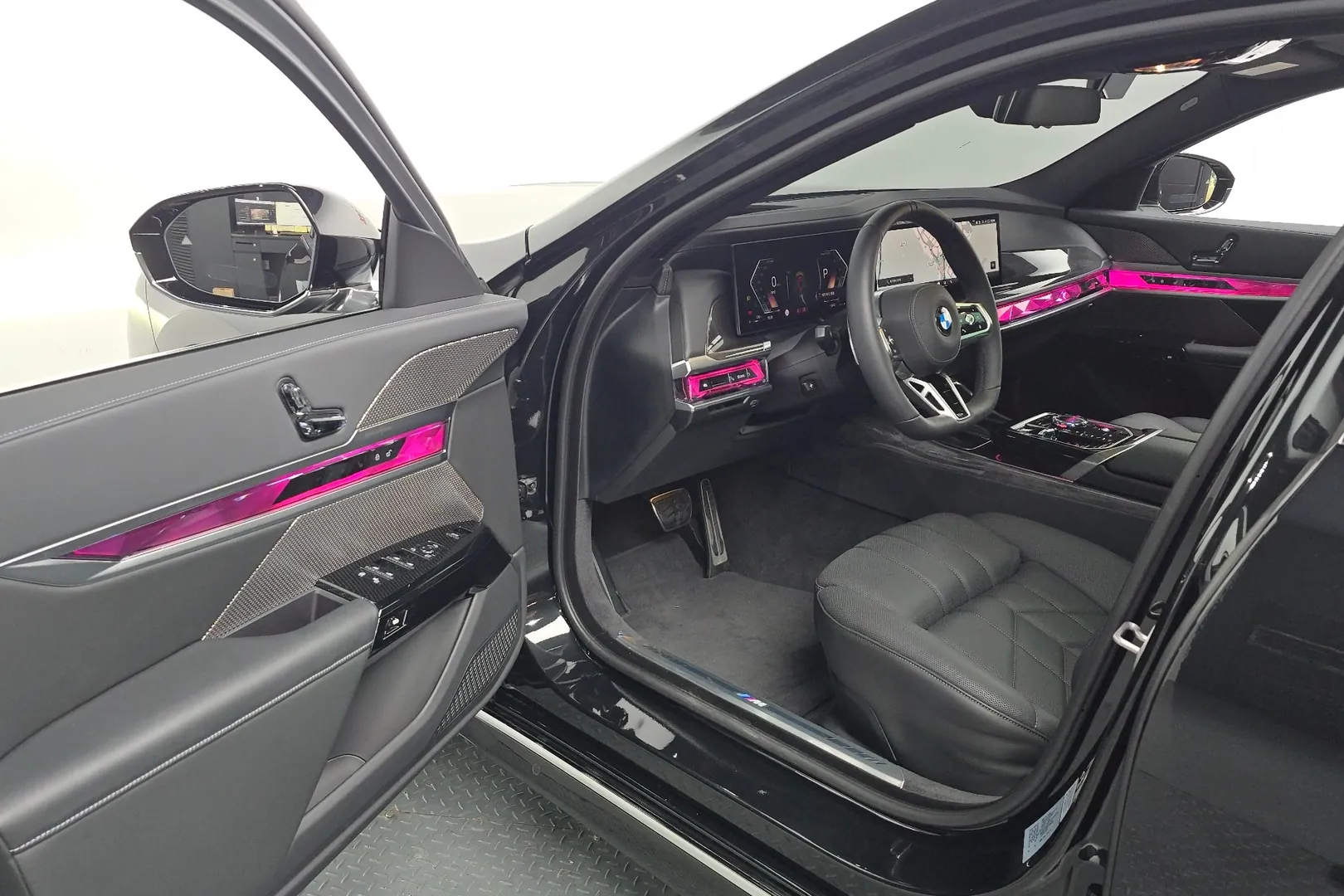 Выбор покупателей — BMW 7 Series 740i xDrive M Sport 2026 3.0 л 381 л.с Бензин, пробег 4 124 км, Чёрный, привезён из Корея, доставка по РФ, фото 6