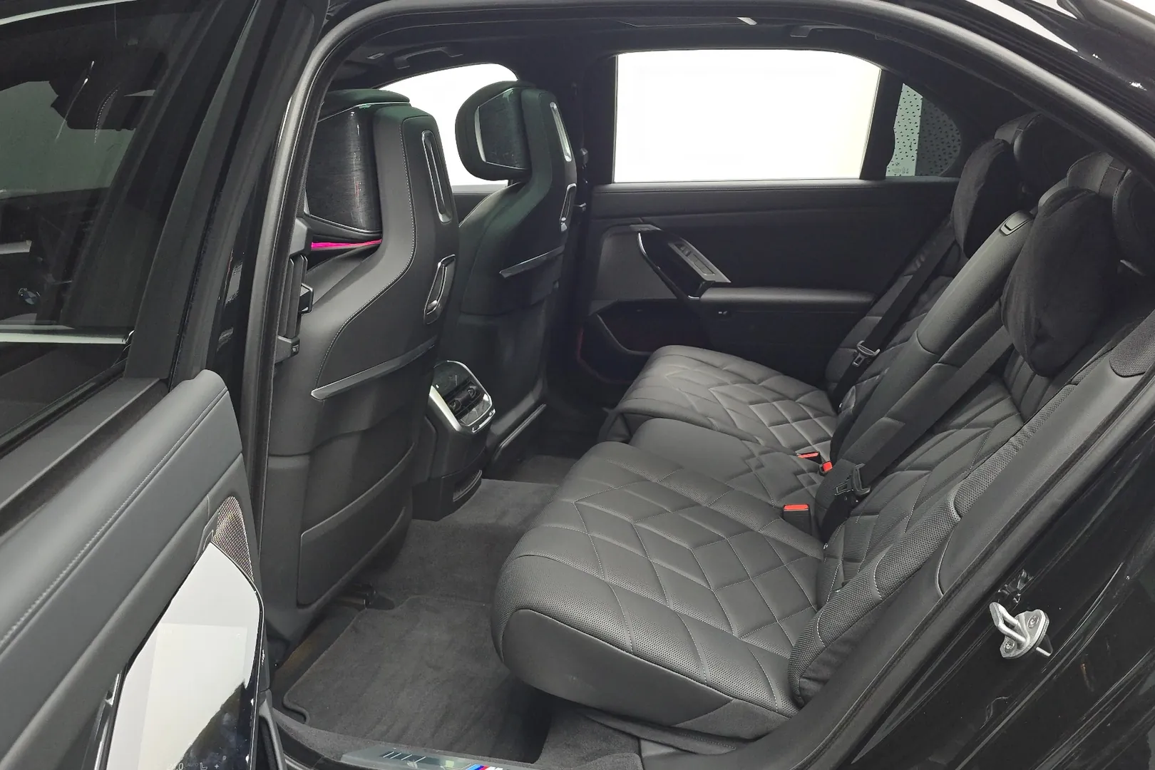 BMW 7 Series 740i xDrive M Sport 2026 3.0 л 381 л.с Бензин, коробка Автомат, привод Полный привод, автомобиль из Корея, доставка по России, фото 7