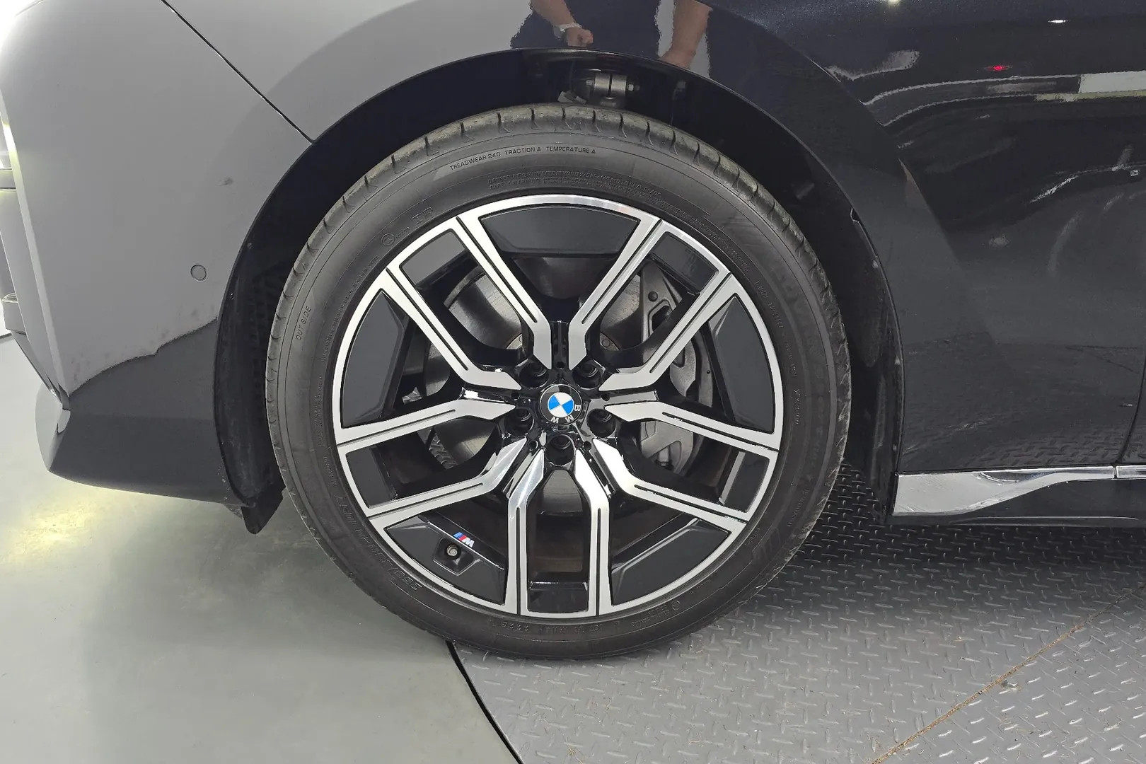 BMW 7 Series 740i xDrive M Sport 2026 3.0 л 381 л.с Бензин, пробег 4 124 км, цвет кузова Чёрный, тип трансмиссии Автомат, привод Полный привод, из Корея, фото 18