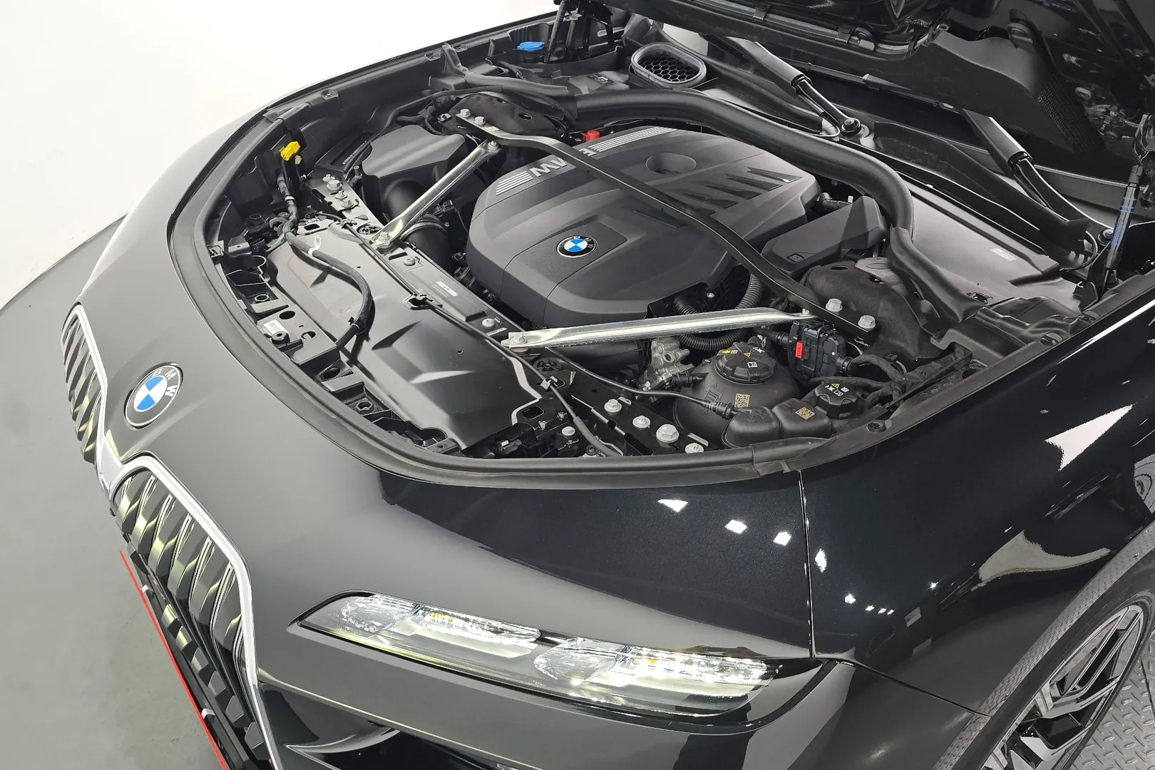 Доступен к заказу BMW 7 Series 740i xDrive M Sport 2026 3.0 л 381 л.с Бензин: Чёрный, коробка Автомат, привод Полный привод, осмотр и тест-драйв в Москве, фото 19