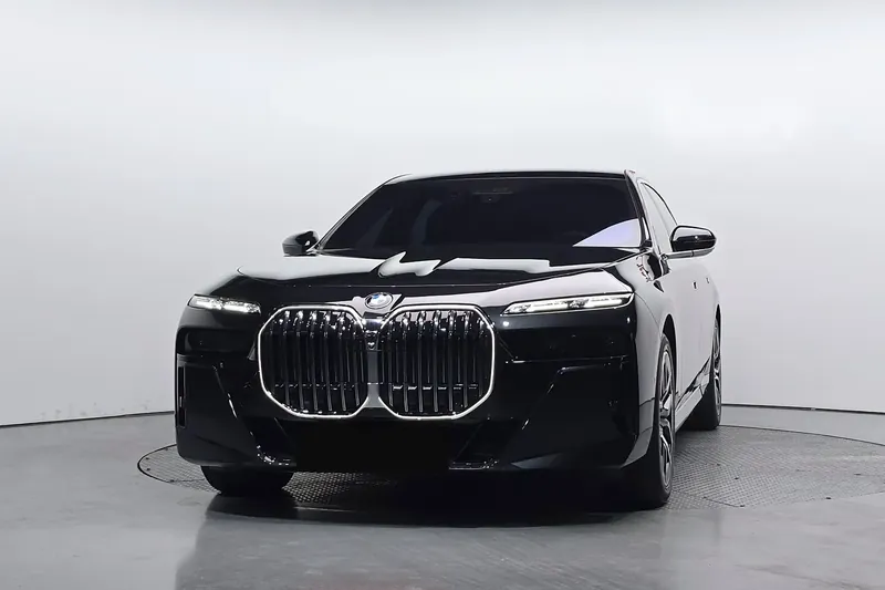 BMW 7 Series 740i xDrive M Sport 2026 3.0 л 381 л.с Бензин, новый авто, Полный привод, Автомат, цвет Чёрный, страна-производитель — Корея 7 Series 740i xDrive M Sport - фото 2
