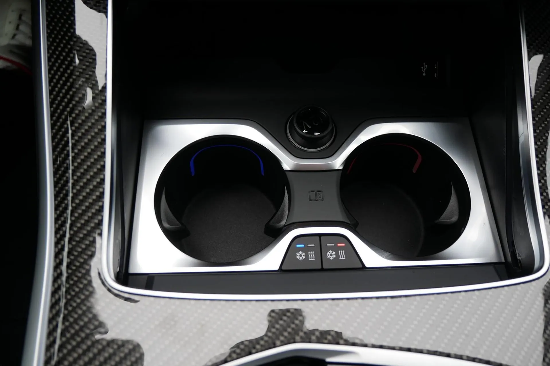 Купить BMW BMW X5 40d xDrive M Sport 2026 3.0 л 352 л.с Дизель с доставкой: пробег 10 км, Серый, Автомат, Полный привод, поставка из Германия