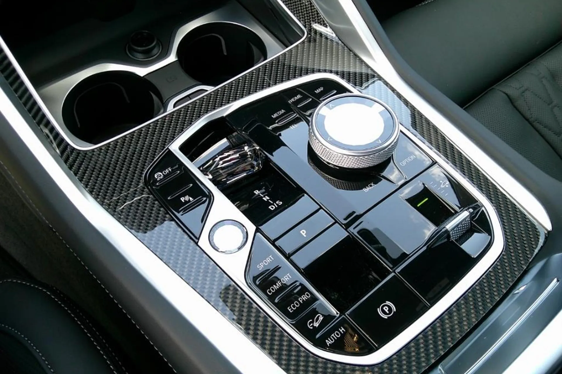 Заказать BMW BMW X6 40d xDrive M Sport Pro 2025 3.0 л 340 л.с Дизель, Серый, Полный привод, Автомат — поставка из Германия, доставка по России и СНГ