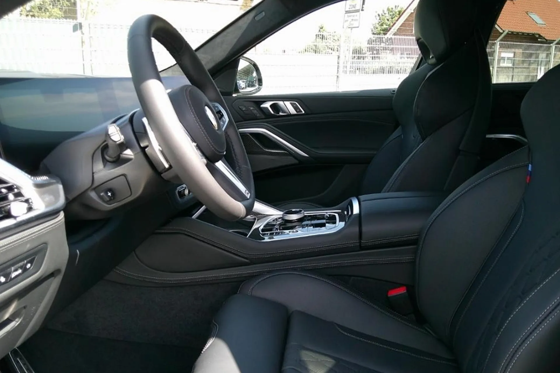 BMW BMW X6 40d xDrive M Sport Pro 2025 3.0 л 340 л.с Дизель, коробка Автомат, привод Полный привод, автомобиль из Германия, доставка по России