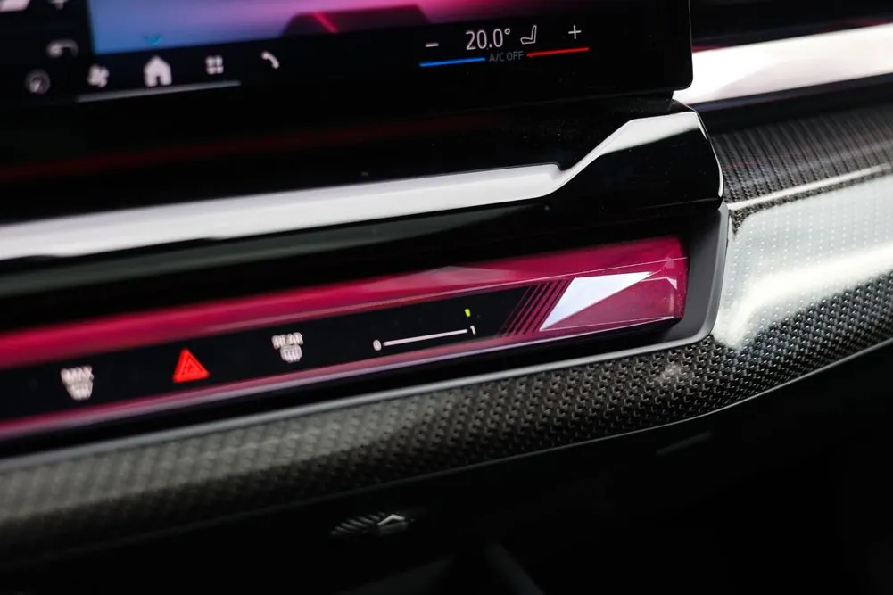 Купить BMW Cерии-5 2025 3.0 л 489 л.с Гибрид с минимальным пробегом 9 107 км, Серый, доставим из Германия в любой город РФ