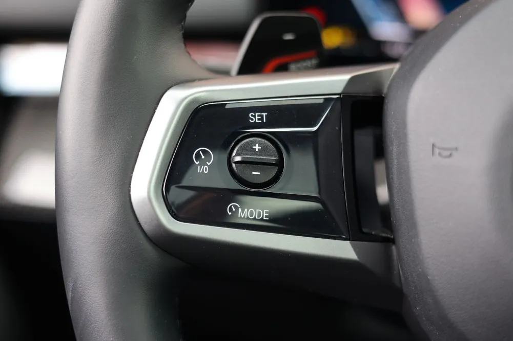 BMW Cерии-5 2025 3.0 л 489 л.с Гибрид, пробег 9 107 км, Серый, Полный привод, Автомат, авто из Германия, доставка по РФ