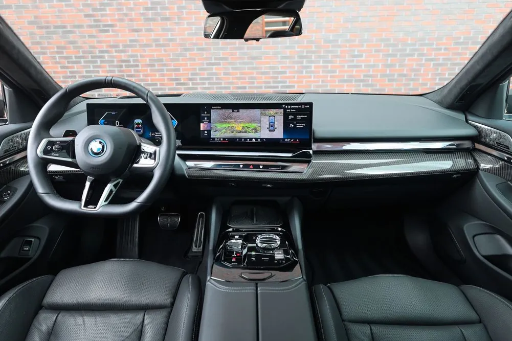 Заказать BMW Cерии-5 2025 3.0 л 489 л.с Гибрид, Серый, Полный привод, Автомат — поставка из Германия, доставка по России и СНГ