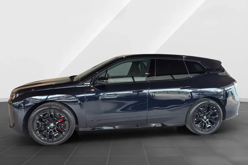 Заказать BMW iX xDrive 45 2026 0.0 л 408 л.с Электричество с пробегом 10 км, Автомат, Полный привод, цвет Чёрный, поставка из Германия, доставка по РФ iX xDrive 45 - фото 3