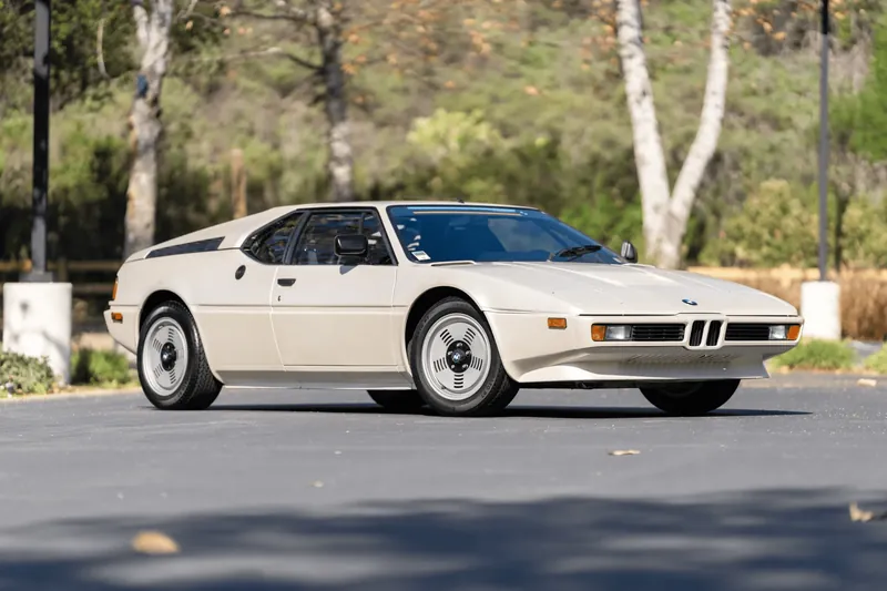 Заказать BMW M1 1979 3.5 л 277 л.с Бензин с пробегом 27 000 км, Механика, Задний привод, цвет Бежевый, поставка из США, доставка по РФ M1 - фото 3