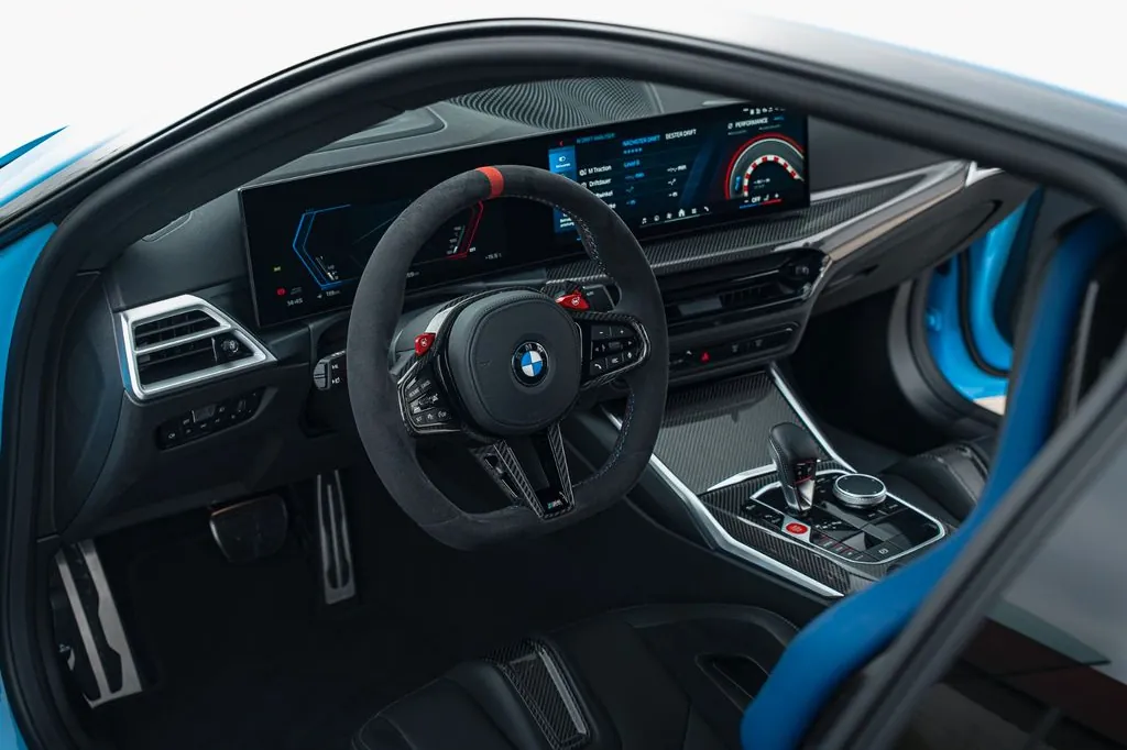 Купить BMW M2 2025 3.0 л 780 л.с Бензин с минимальным пробегом 2 490 км, Синий, доставим из Германия в любой город РФ