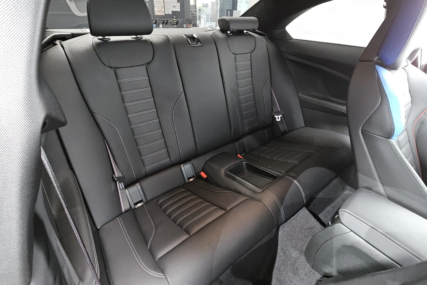 Оформить заказ на BMW M2 2025 3.0 л 460 л.с Бензин, коробка: Автомат, привод: Задний привод, доставка по России, салон в Москве